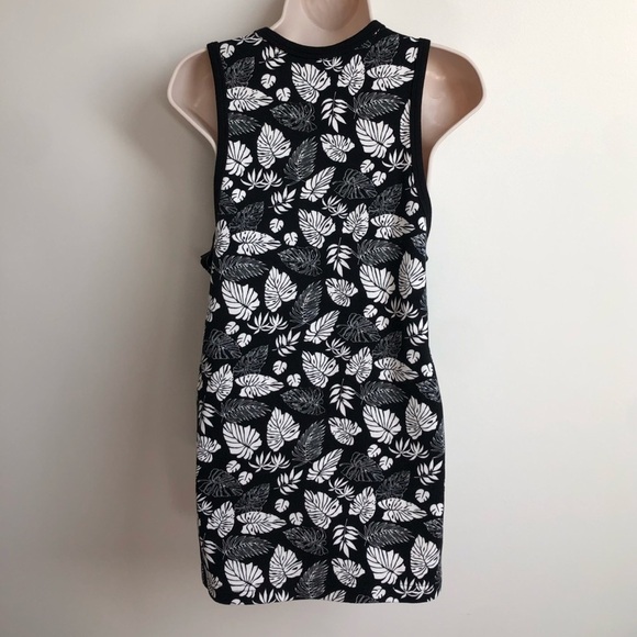 🆕 Mossimo leaf floral long tank top small scoop neck - Picture 5 of 10